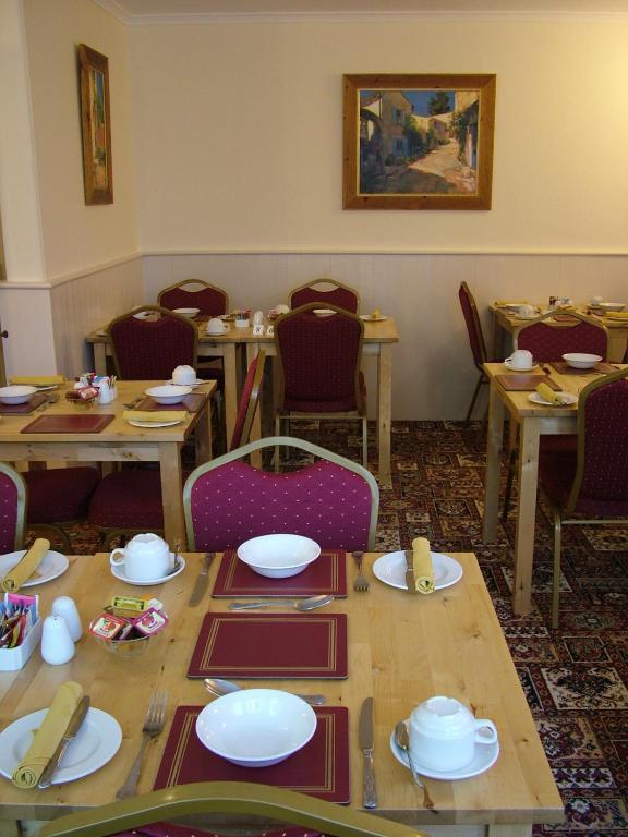 Karden House Hotel Ландъндо Екстериор снимка