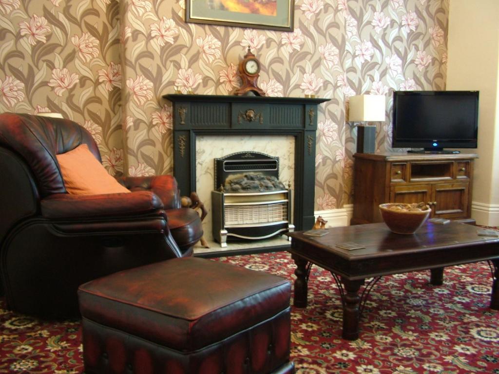 Karden House Hotel Ландъндо Екстериор снимка
