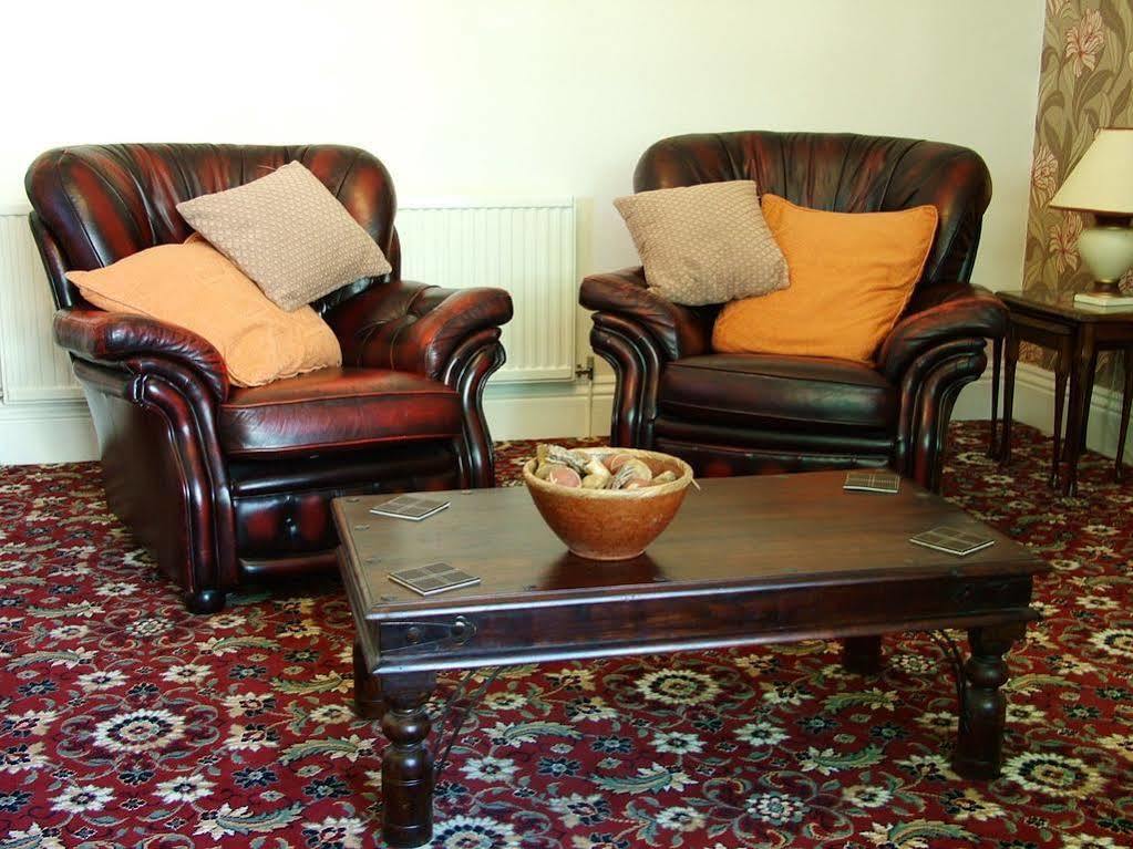 Karden House Hotel Ландъндо Екстериор снимка